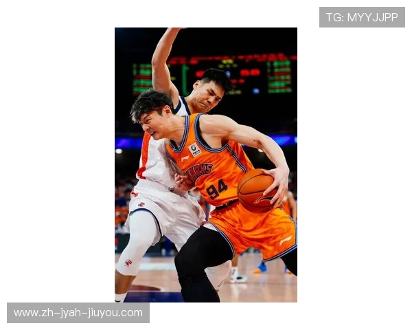 CBA王哲林踢足球的故事:王哲林跨界足球的可能性与挑战